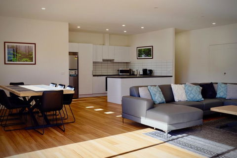 All Seasons Marysville - Accommodation Fremantle 0