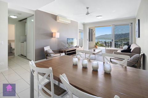 Amazing Ocean Views, Pool, Award Winning Location, Airlie Beach - Accommodation Fremantle 0
