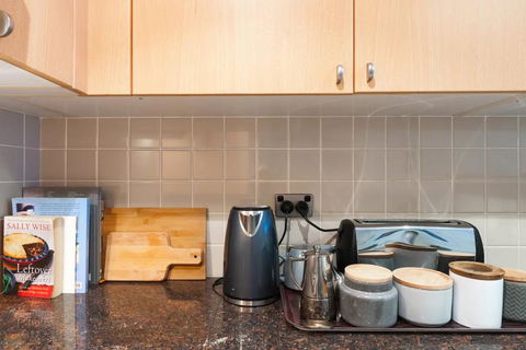 Amazing Studio With Pool In Central Sydney - Accommodation Fremantle 3