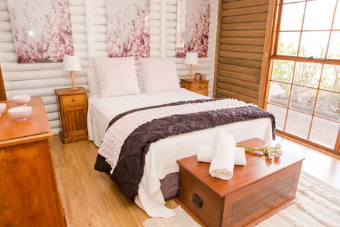 Among The Vines - Accommodation Fremantle 3