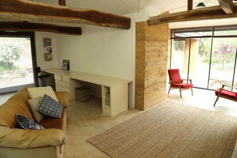 Anagama House & Studio - Accommodation Fremantle 1