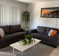 Andergrove Home with a Garden View-Wi-fi  Netflix - Accommodation Fremantle