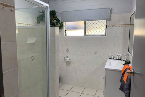 Andergrove Home With A Garden View-Wi-fi & Netflix - Accommodation Fremantle 3