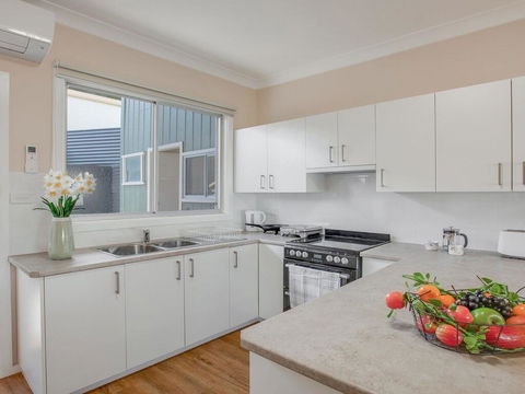 Antonio's Paradise - Spectacular Views Over Warrain Beach - Accommodation Fremantle 1