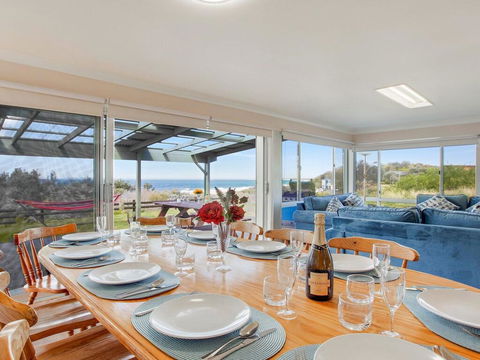 Antonio's Paradise - Spectacular Views Over Warrain Beach - Accommodation Fremantle 3