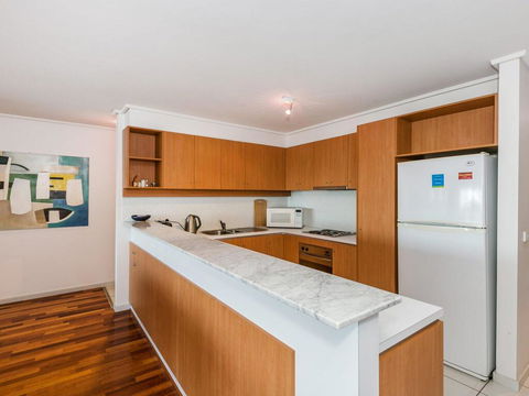 APARTMENT 10 PACIFIC APARTMENTS - FREE WIFI! - Accommodation Fremantle 2