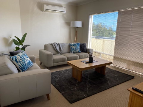 Apartment On Lake Terrace - Accommodation Fremantle 2