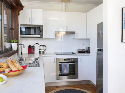 Araluen On Holden - Great Deck With Ocean Views - Accommodation Fremantle 3