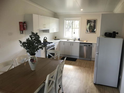Arcadian Cabin - Southern Highlands River Retreat - Accommodation Fremantle 2
