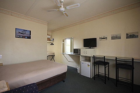 Aromet Motor Inn - Accommodation Fremantle 1
