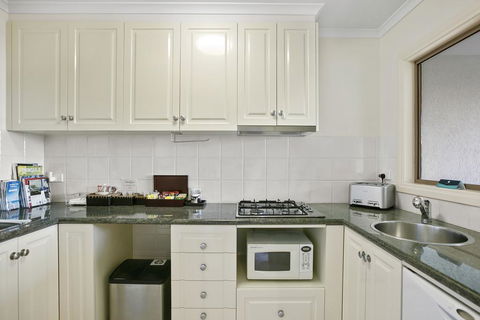 Arthurs Views - Accommodation Fremantle 3