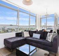 As the Sun Sets - Modern and Spacious 2BR Zetland Apartment Facing the Setting Sun - Accommodation Fremantle