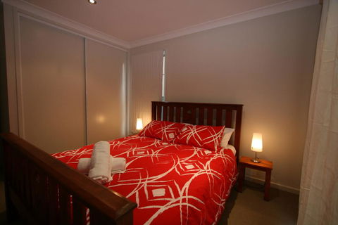 Aspect 1/8a Poly Cow Lane - Accommodation Fremantle 1