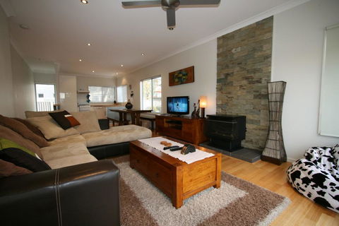 Aspect 1/8a Poly Cow Lane - Accommodation Fremantle 0