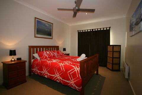 Aspect 1/8a Poly Cow Lane - Accommodation Fremantle 2
