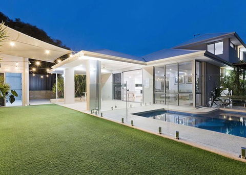 Luxury Executive Home With Pool - Accommodation Fremantle 0