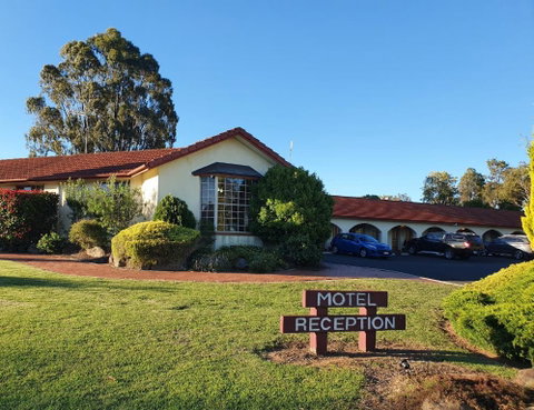 McNevins Warwick Motel - Accommodation Fremantle 0