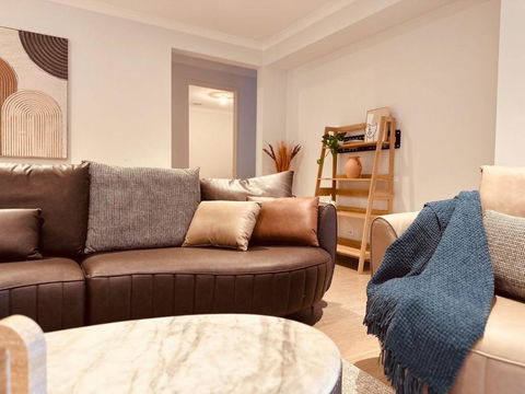 MEL-Point Cook Elegant Four-Bedroom House - Accommodation Fremantle 3