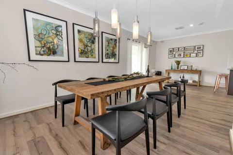 Mid Century 4 Bedroom Getaway In Barossa Vineyard - Accommodation Fremantle 2