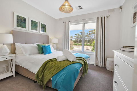 Mid Century 4 Bedroom Getaway In Barossa Vineyard - Accommodation Fremantle 1