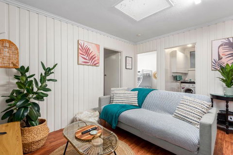 MOANA I Walk To Beach & River - Accommodation Fremantle 0