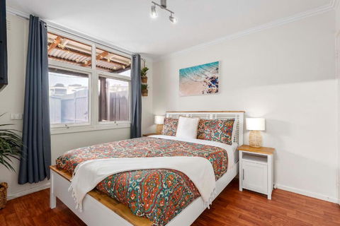 MOANA I Walk To Beach & River - Accommodation Fremantle 1