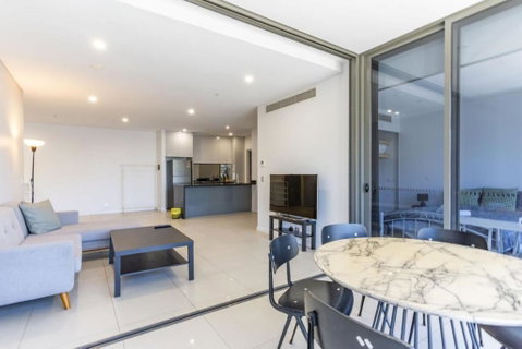 Modern 2B With Loft Bed Parking Central Mascot - Accommodation Fremantle 0