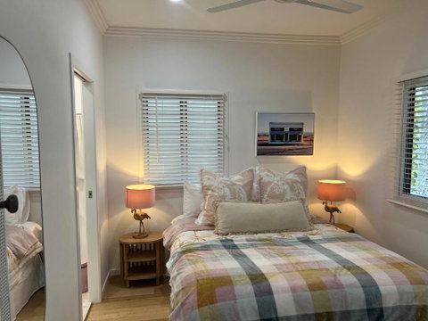 Modern Pool Oasis & Seaside Abode - Accommodation Fremantle 1