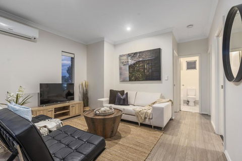 Modernista Getaway Your Airport Retreat - Accommodation Fremantle 3