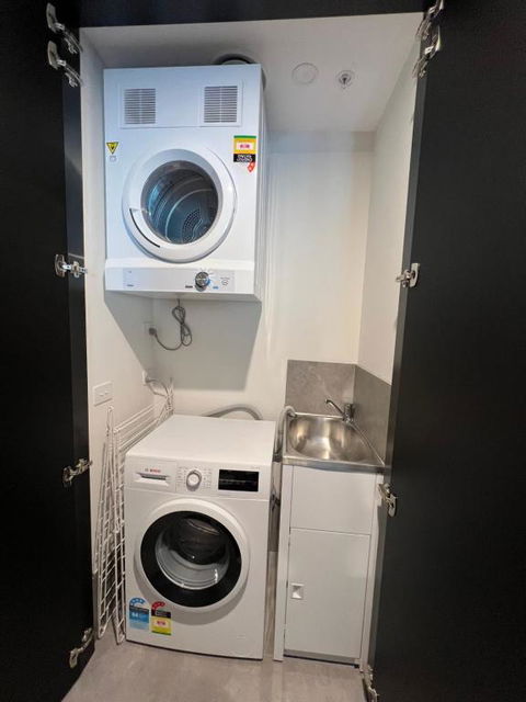 New Modern 1BR Apt Near Dickson - Accommodation Fremantle 2