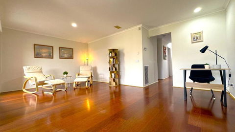Near Airport And Easy To Melbourne CBD By GoodLive - Accommodation Fremantle 3