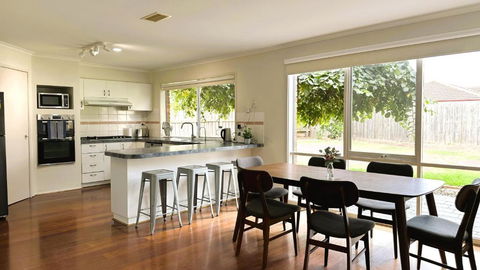 Near Airport And Easy To Melbourne CBD By GoodLive - Accommodation Fremantle 0