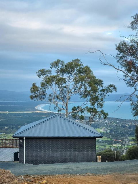 Mount Rumney Escapes - 5 Seaview Kangaroo House - Accommodation Fremantle 0
