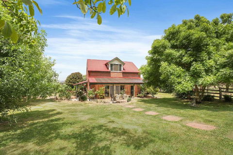 Mount Bolton Retreat - Accommodation Fremantle 0