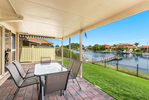 Nabilla Court - Canal Front Duplex - Accommodation Fremantle 3