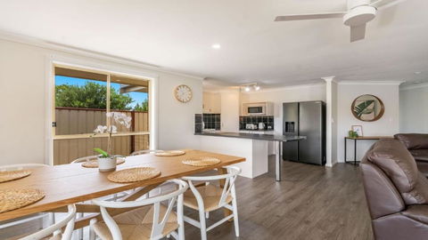 Nabilla Court - Canal Front Duplex - Accommodation Fremantle 2