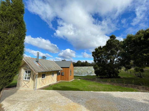 NEST- Luxury Vineyard Accommodation - Accommodation Fremantle 3