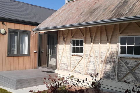 NEST- Luxury Vineyard Accommodation - Accommodation Fremantle 2