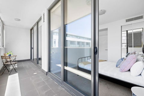 NEW 3BR Apt In Kingsgrove Sleeps 7 - Accommodation Fremantle 1
