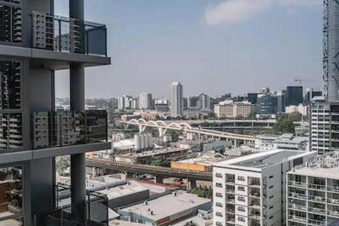 NEW Centrally Located High Level Studio Apartment - Accommodation Fremantle 0