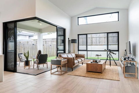 New Designer Built Boutique Holiday Home Heathwood - Accommodation Fremantle 1