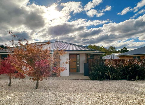 New Kingston Trampoline House - Accommodation Fremantle 0