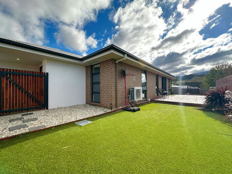 New Kingston Trampoline House - Accommodation Fremantle 1