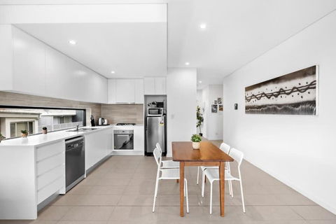 New Modern 2BR 2baths Apt In Homebush Sleeps 6 - Accommodation Fremantle 3