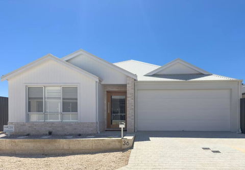 Newly Built Luxury Modern Home - Accommodation Fremantle 3