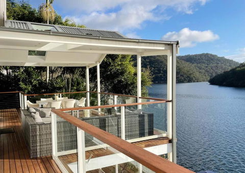 NINE At Berowra Waters, Luxury Waterfront With Hot Tub - Accommodation Fremantle 0