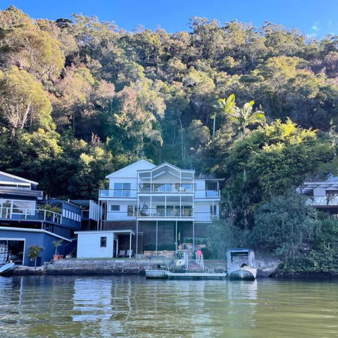 NINE At Berowra Waters, Luxury Waterfront With Hot Tub - Accommodation Fremantle 2