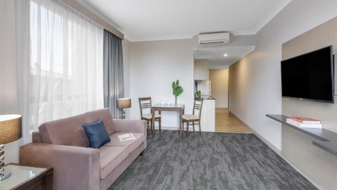 Oaks Sydney North Ryde Suites - Accommodation Fremantle 2