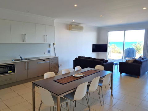 Number 99A - Accommodation Fremantle 2