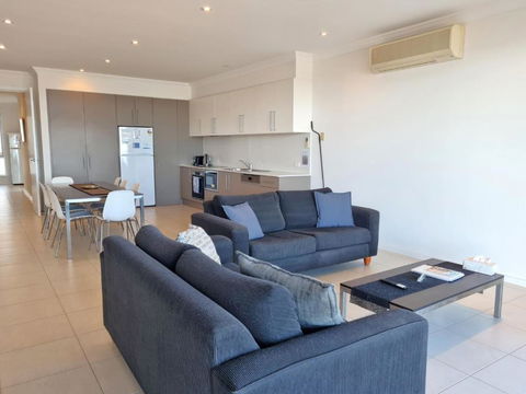 Number 99A - Accommodation Fremantle 3
